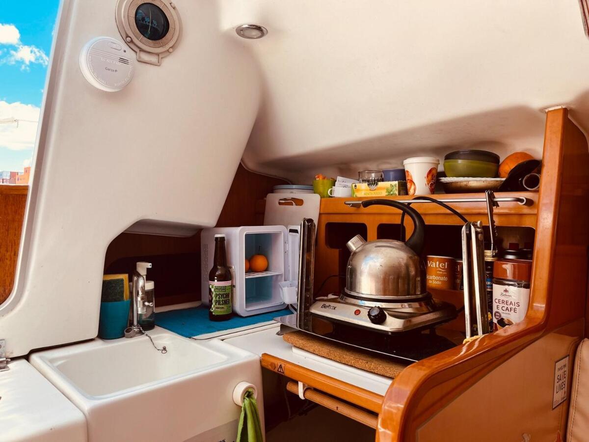 Surfbird Cozy Sailboat Escape 호텔 리스본 외부 사진